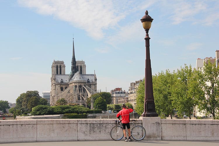 Traveling does not need to disrupt your journey towards fitness. Let’s explore how bike tours are a fun, active way to stay on track while touring new destinations.