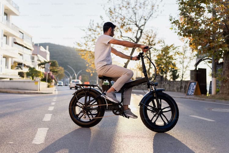 Discover how 20-inch electric bikes boost urban mobility with compact design, smooth performance, and features ideal for city commuting and young riders.